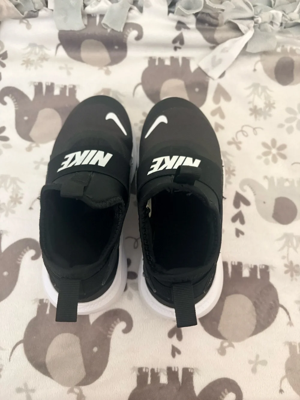 New Nike Black and White Slip-On Kids 12C